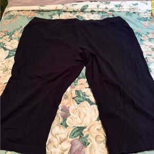 Sonoma Black Capris